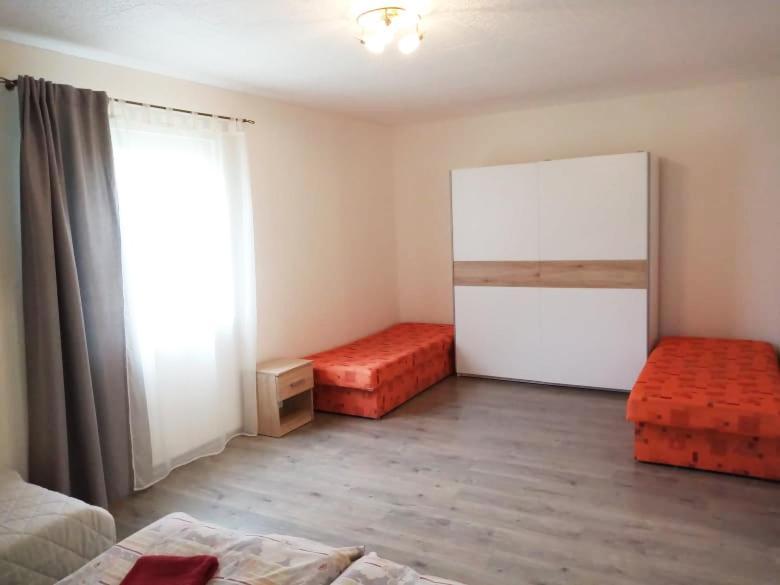 Hotel Penzion Adriana Rožňava Esterno foto